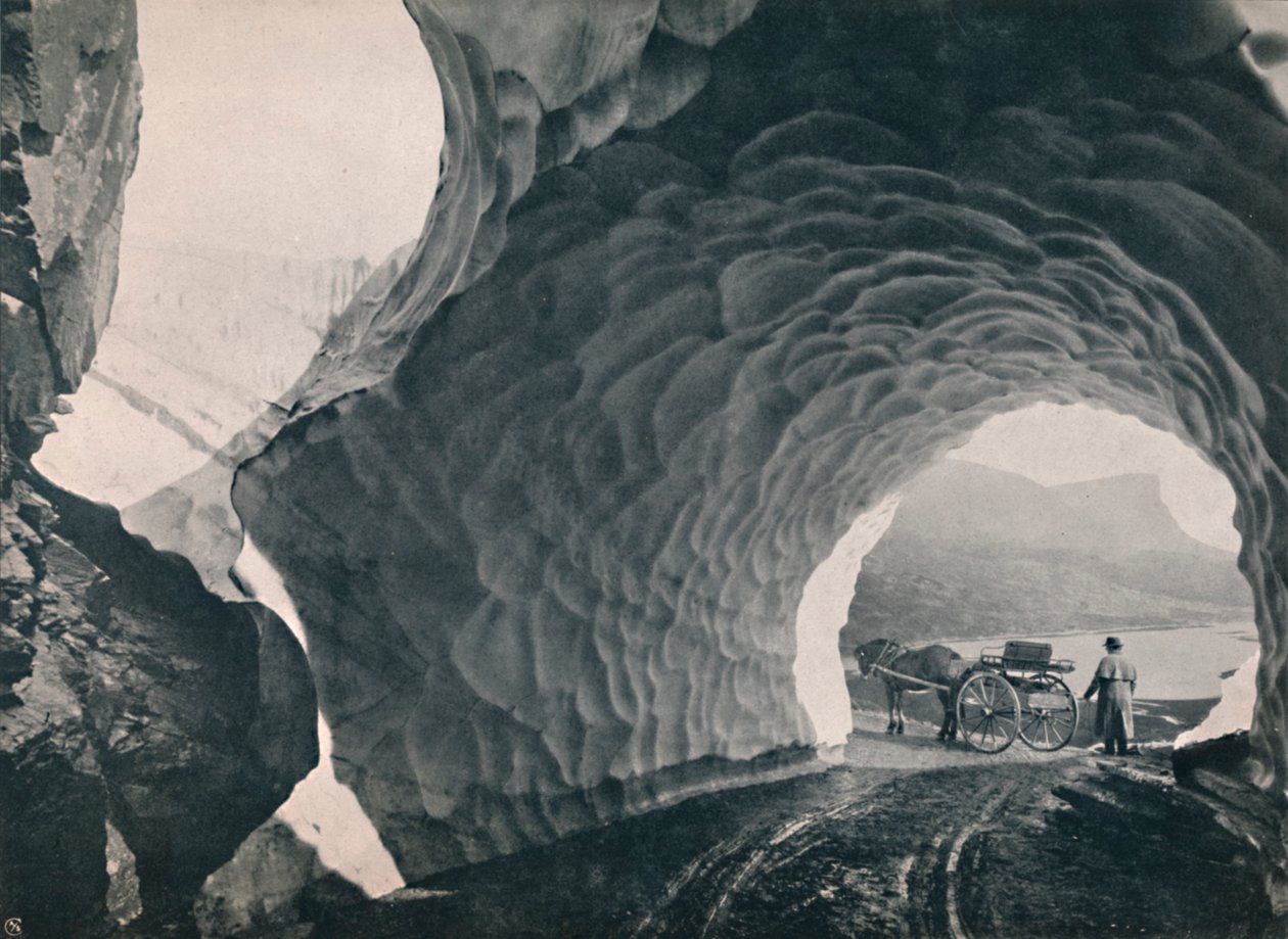 Tunnel through Snow, Hauklid Pass, 1914 by Unbekannt
