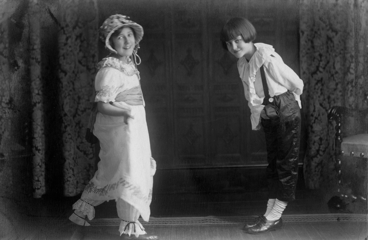 Two children, 20th century by Unbekannt