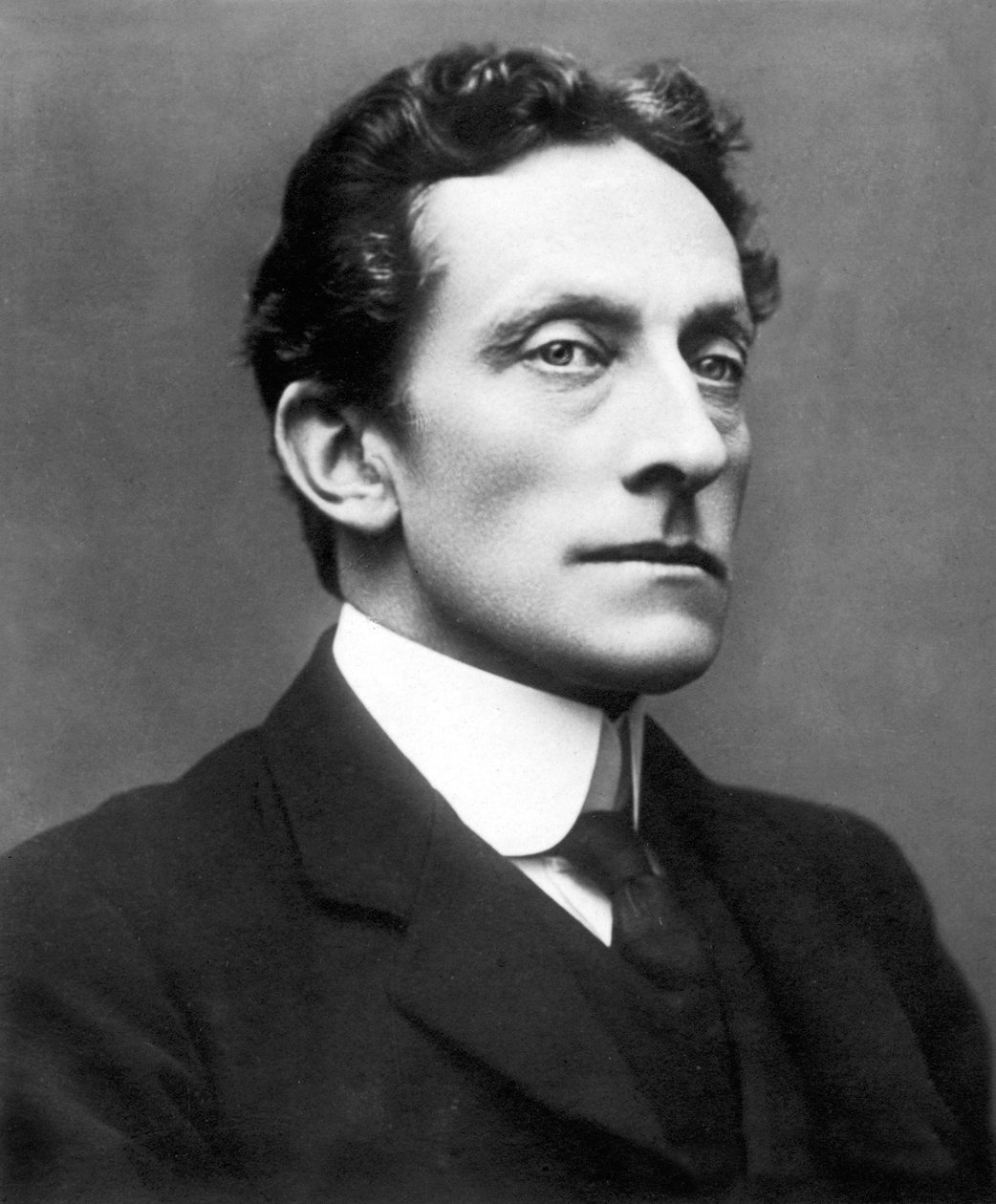 Actor/Manager Johnston Forbes-Robertson (16/1/1853-6/11/1937) by Unbekannt