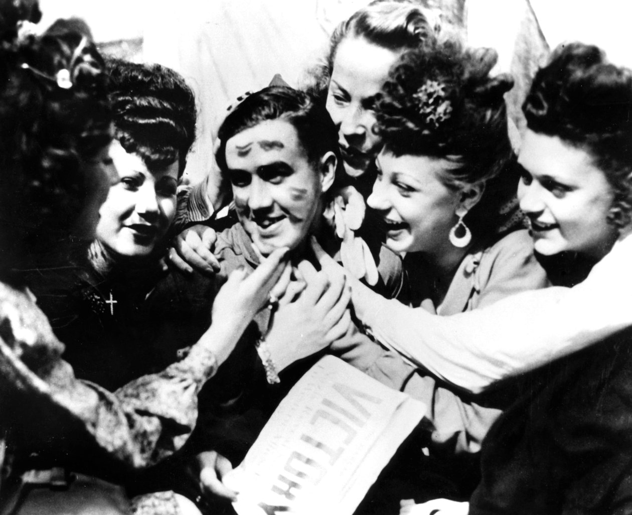 VE Day Celebrations, Paris, 8 May 1945 by Unbekannt