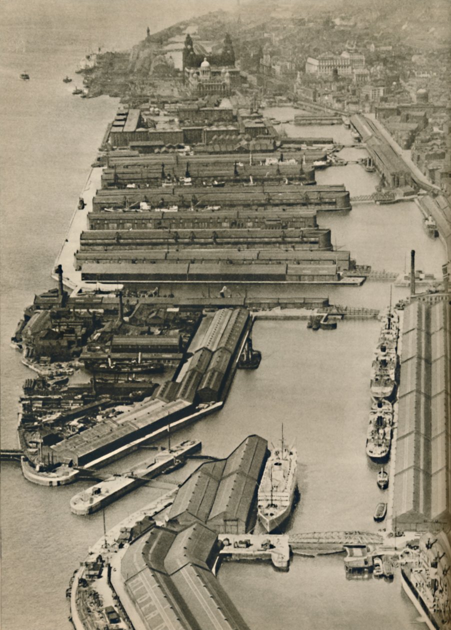Vessels sail from Liverpool to ports all over the world, from the River Mersey by Unbekannt