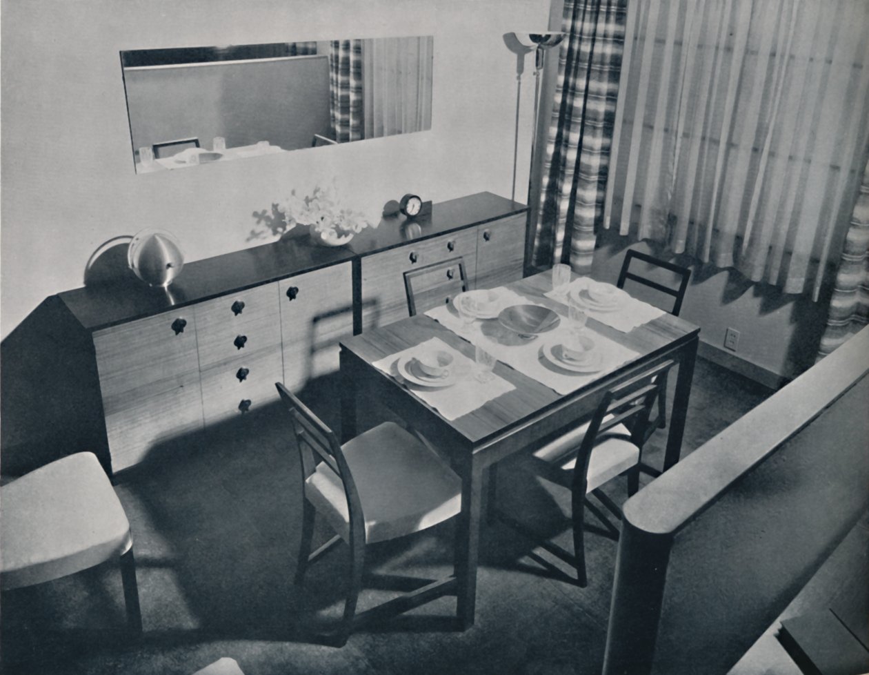 View in the living-dining room designed by Gilbert Rohde by Unbekannt