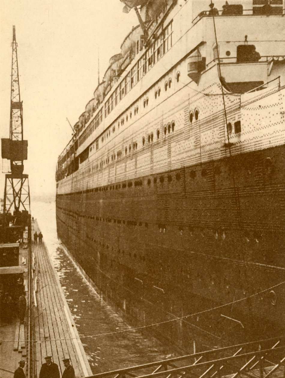View of Starboard Side of the Majestic As She Entered the Floating Dry Dock by Unbekannt