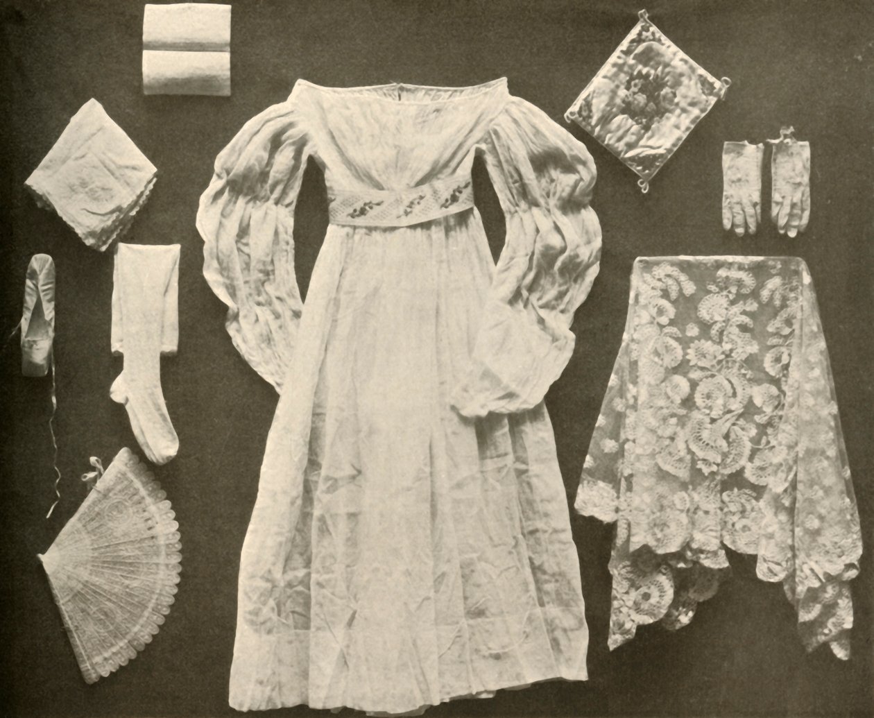 Wedding costume of Miss Sara Hayes, of Philadelphia by Unbekannt