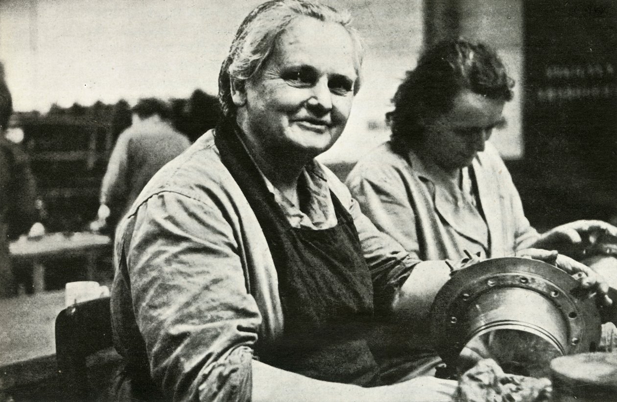 Women Aircraft Maintenance and Repair Workers, South Wales, World War II by Unbekannt