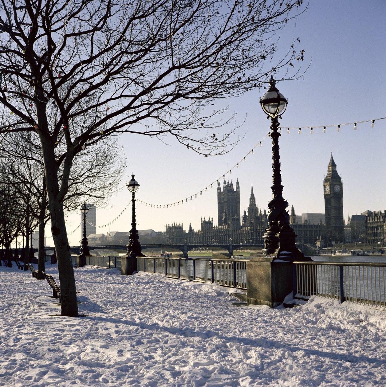 Big Ben, Westminster Abbey and Houses of Parliament in the Snow by Unbekannt Unbekannt