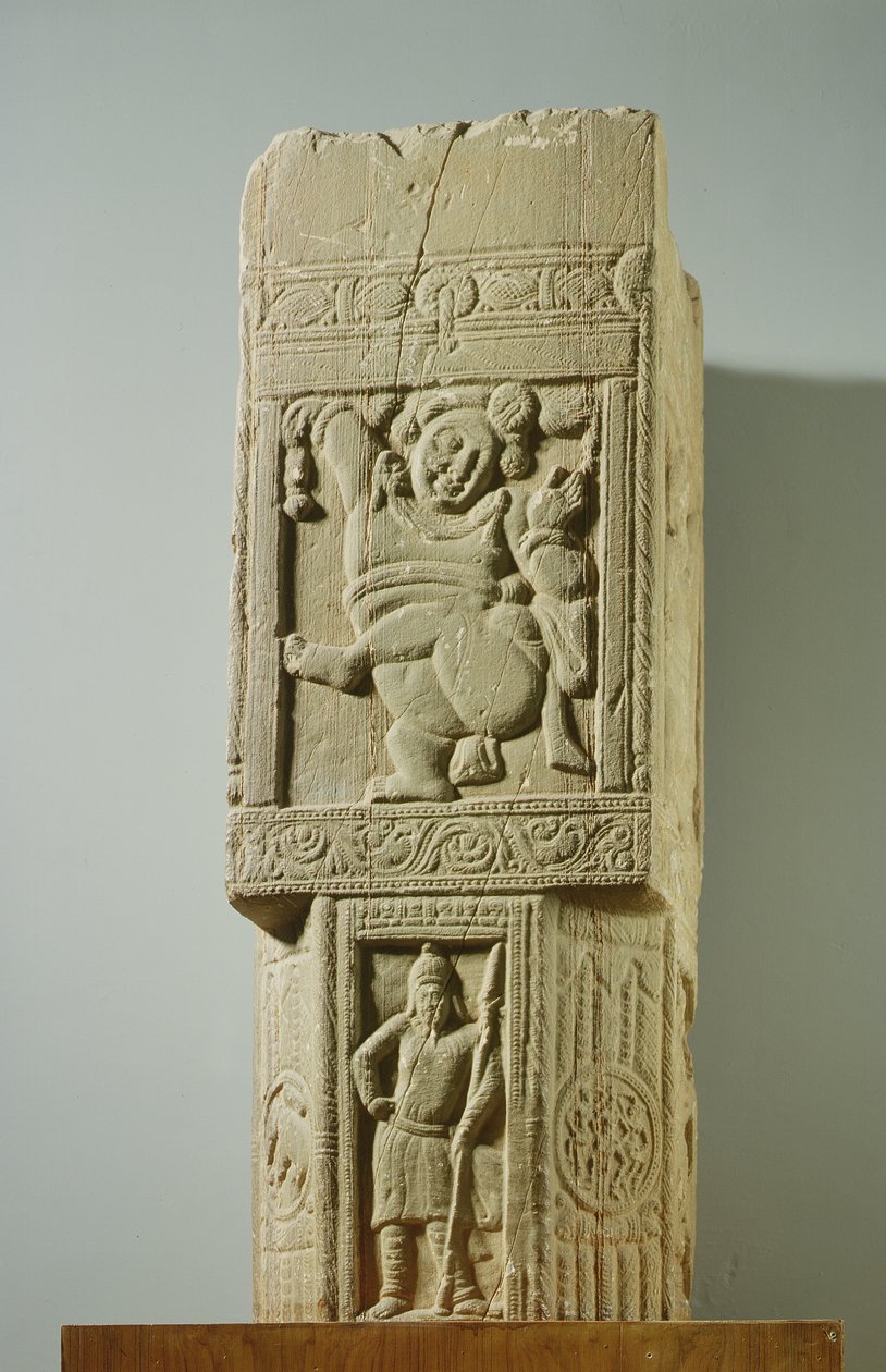 Greenish Limestone Pillar with a Dancing Dwarf and a Scythian Soldier, Nagarjunakonda, AP, 3rd Century AD by Unbekannt Unbekannt