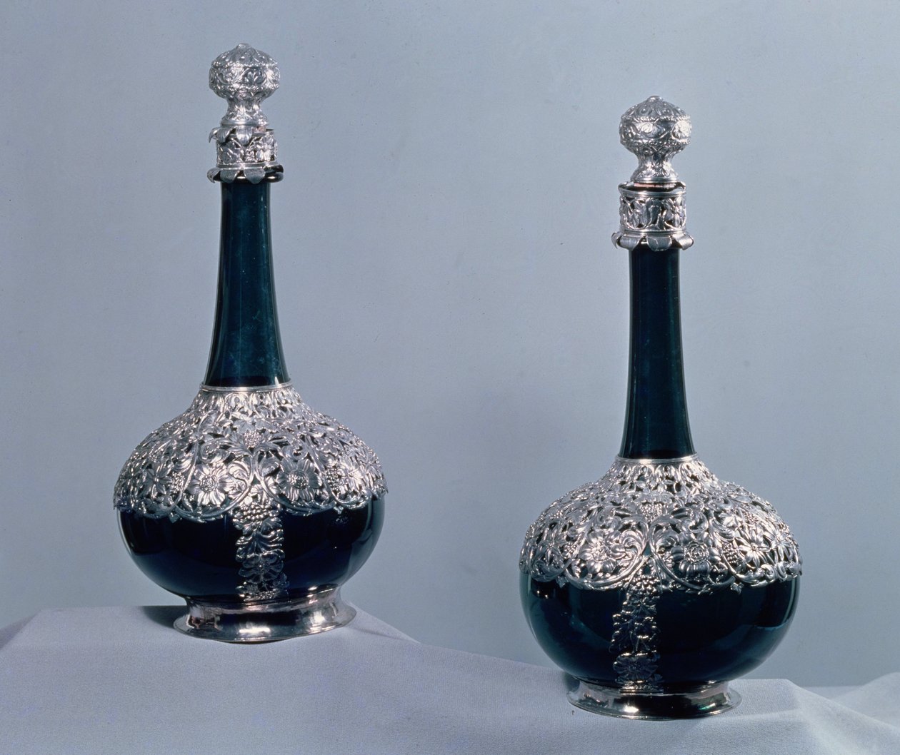 Pair of wine bottles mounted in silver, 1689 by Unbekannt Unbekannt