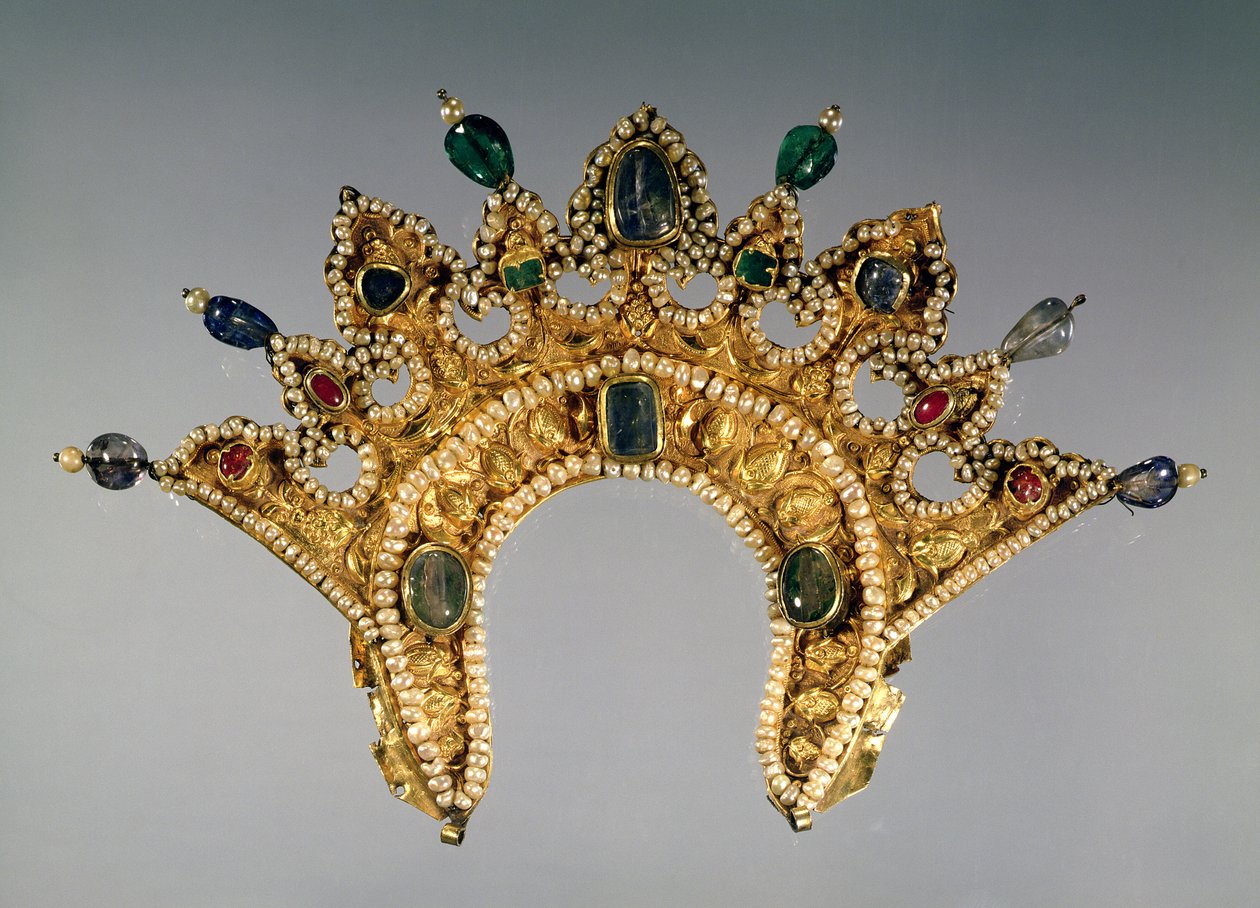 Russian diadem, gold set with pearls and semi-precious gems, early 17th century by Unbekannt Unbekannt