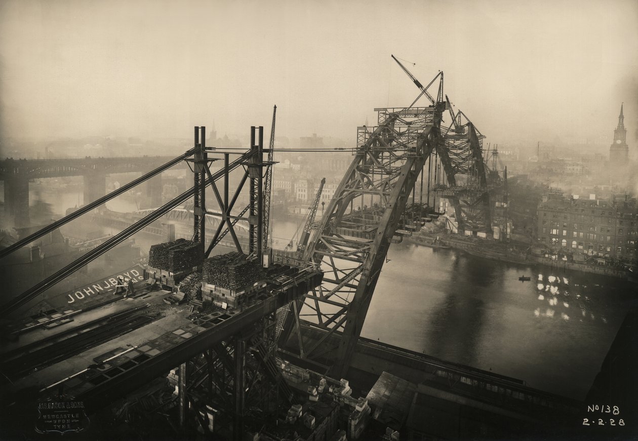 View of progress with the Tyne Bridge, showing the two halves getting closer together, 2nd February 1928 by Unbekannt Unbekannt