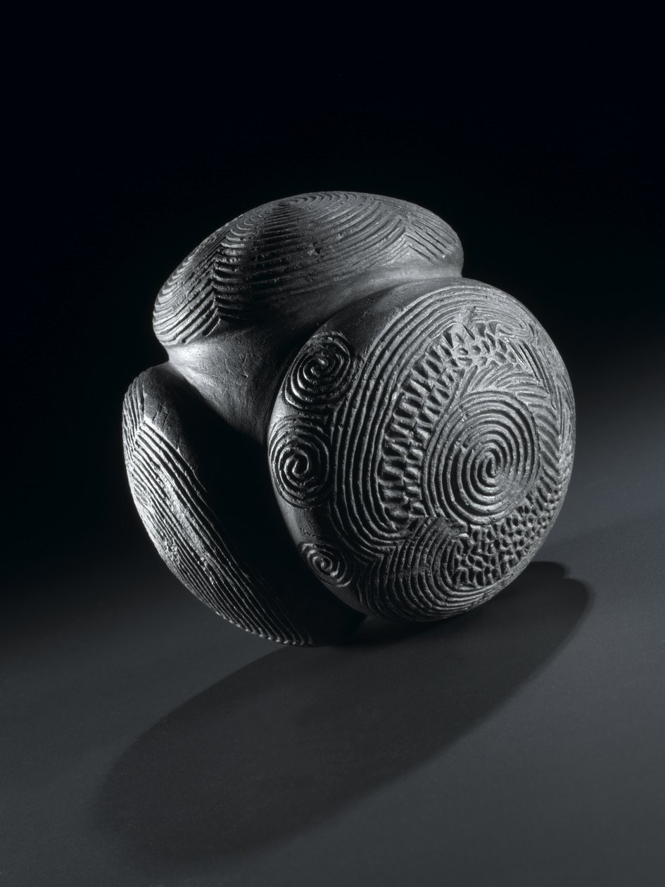 Carved ball from Glass Hill, Towie, Aberdeenshire, Neolithic, c.3000 BC by Unbekannt