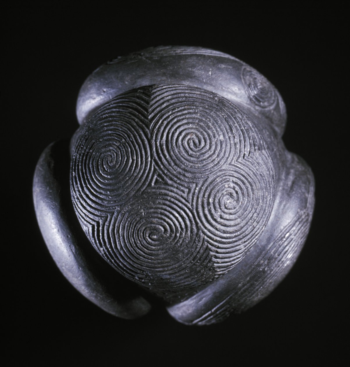 Carved ball from Glass Hill, Towie, Aberdeenshire, Neolithic, c.3000 BC by Unbekannt