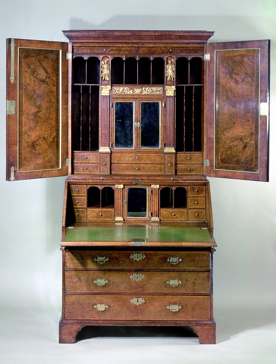 George I walnut bureau bookcase, early 18th century by Unbekannt