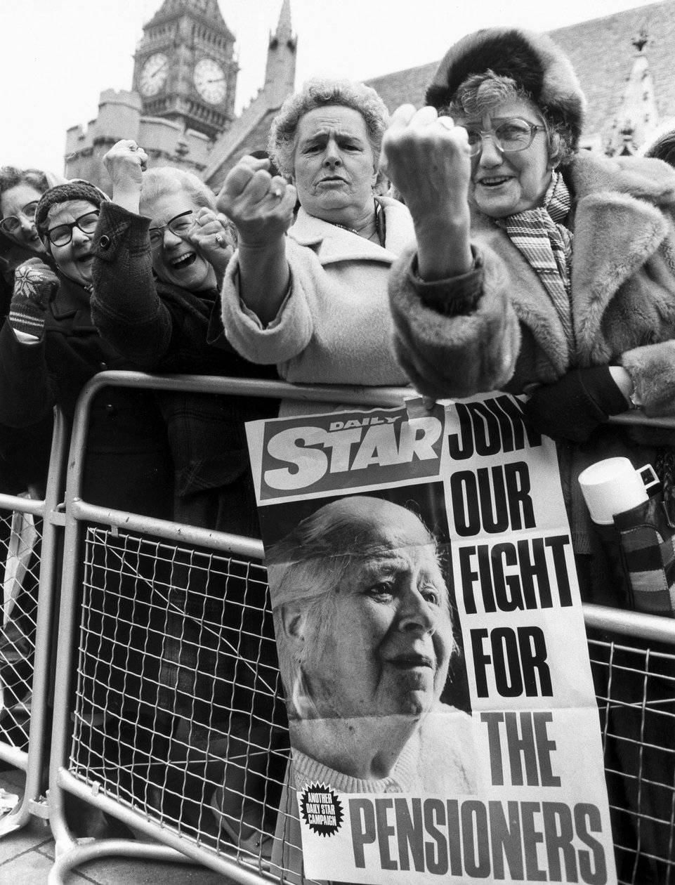 OAPs Lobby, London, March 1981 by Unbekannt