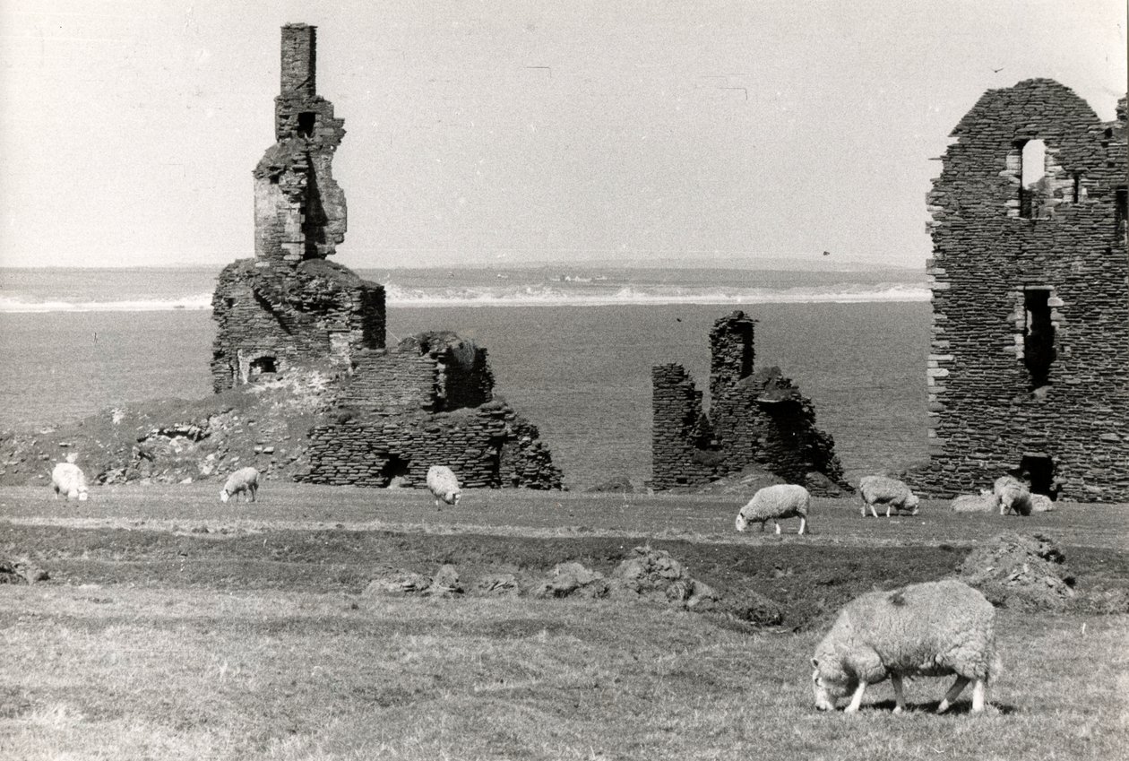 Ruins of a castle, Wick, Highlands by Unbekannt