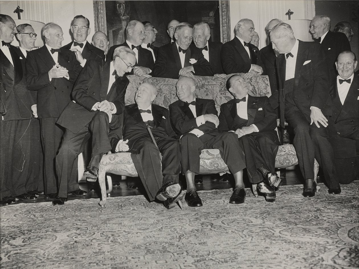 Sir Winston Churchill and Dwight D. Eisenhower at a dinner held at Winfield House, the American Ambassador’s home in London by Unbekannter Künstler