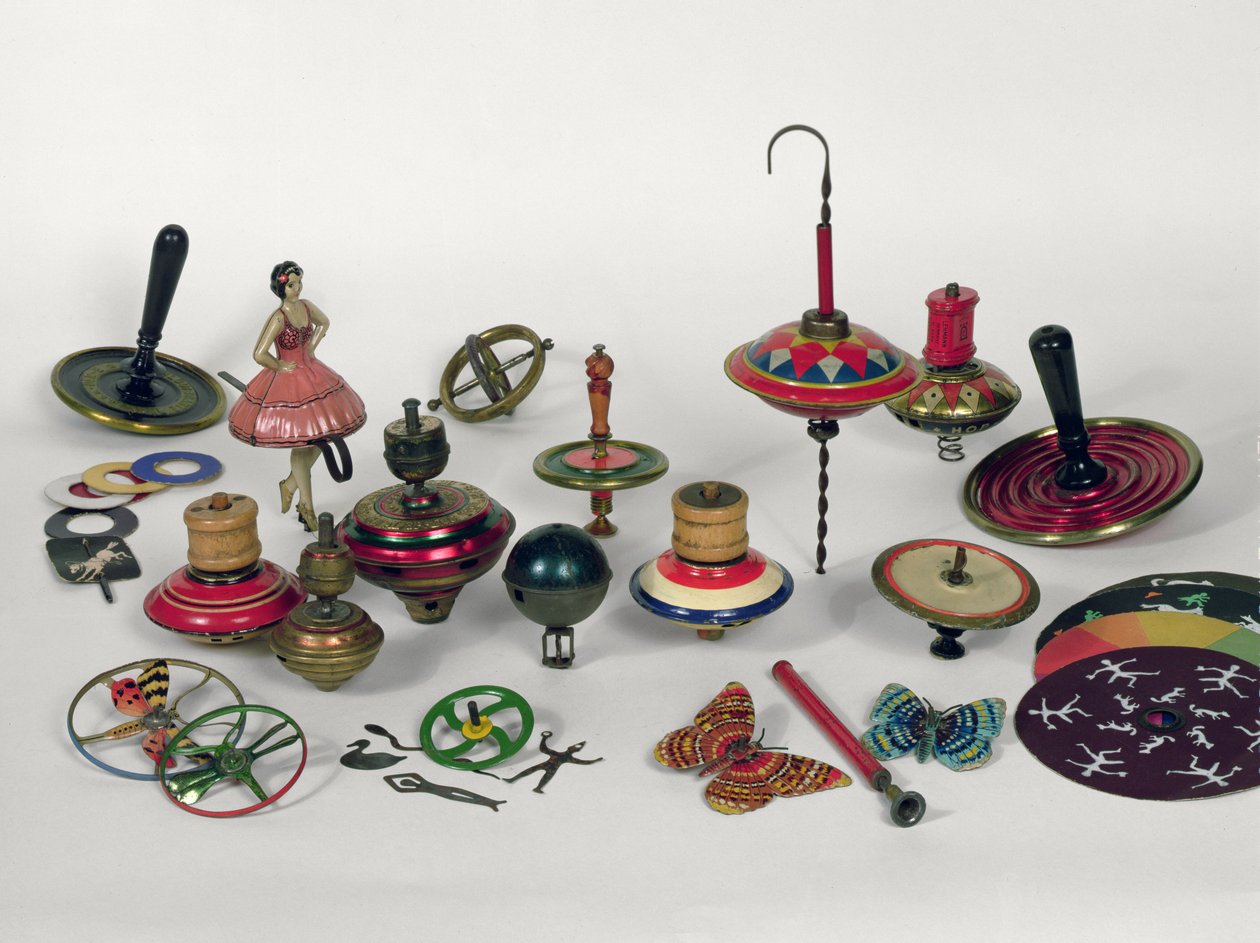 Spinning tops, humming tops and optical tops by Unbekannt