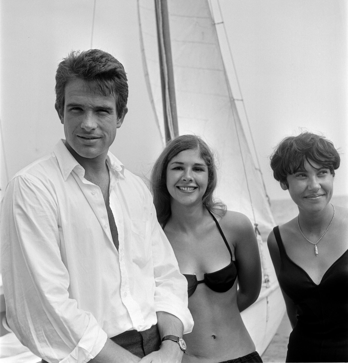 The Actor Warren Beatty at Venice Lido Beach - 1965 by Unbekannt