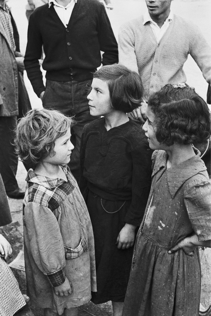 Young girls awaiting to be employed, Qualiano, Naples, Campania, Italy by Unbekannt