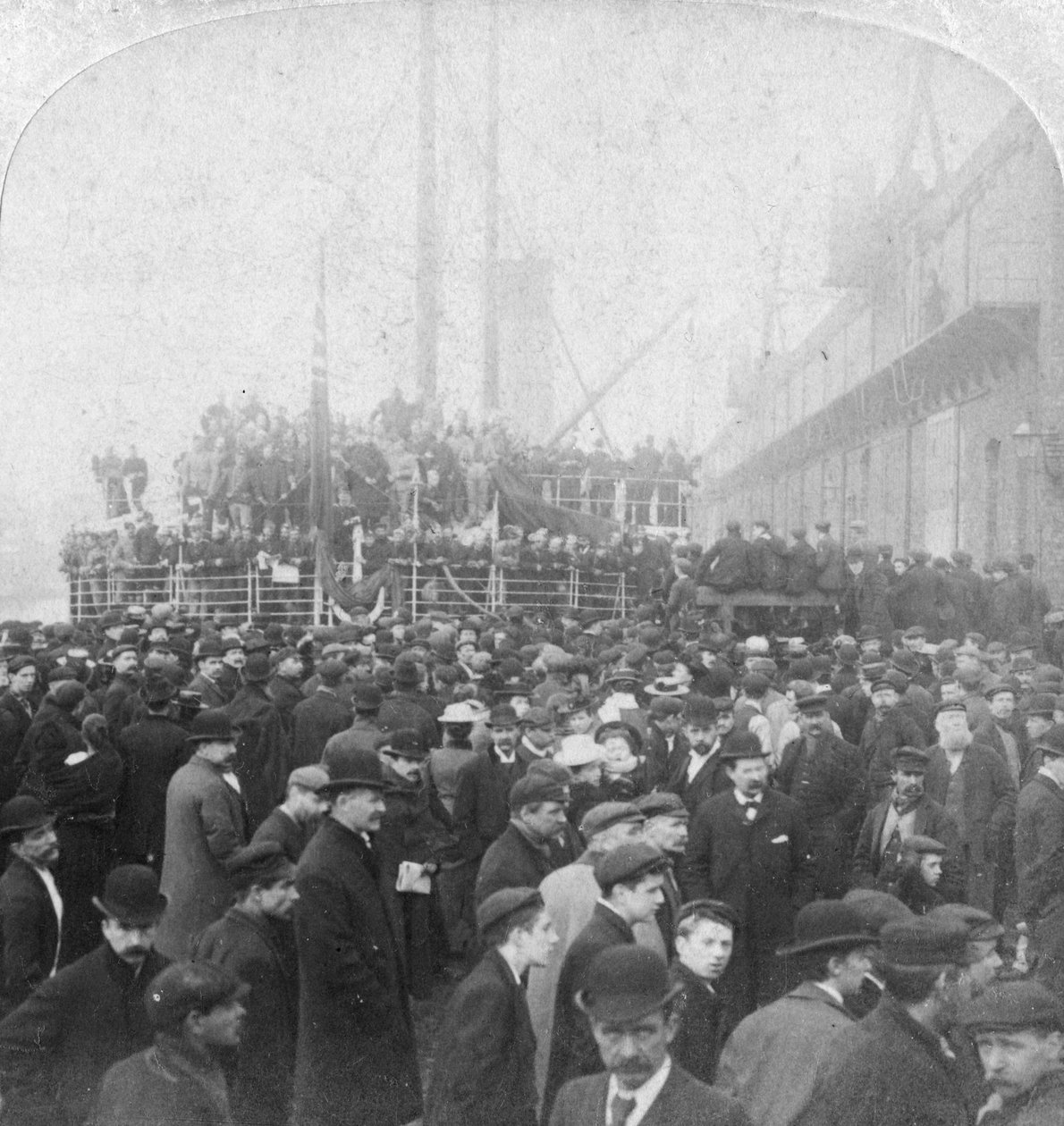 Gordon Highlanders Embarking for South Africa, Liverpool, Lancashire, 1899 by Underwood and Underwood