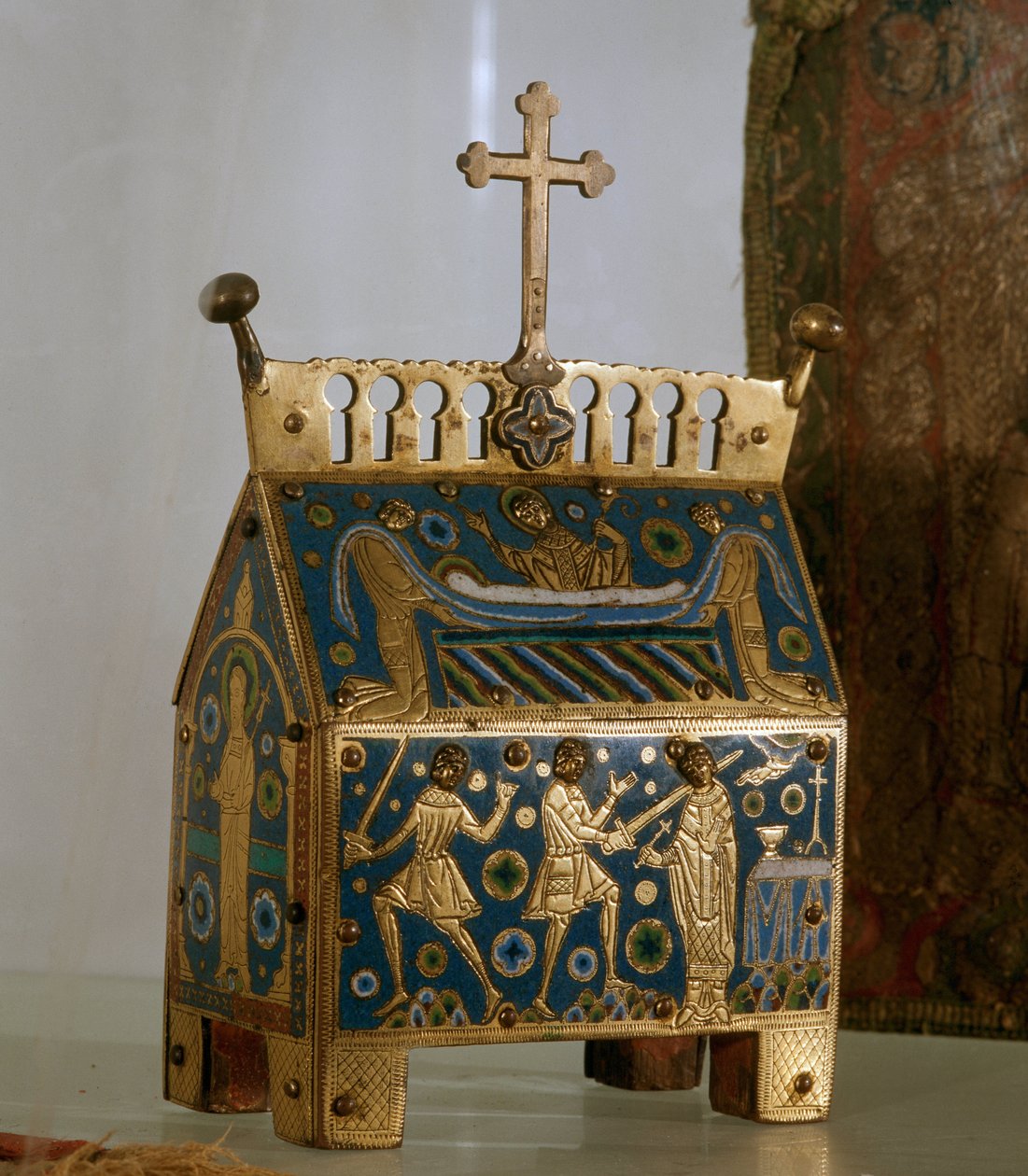 Reliquary in enamel, gold and copper by Saint Thomas Becket (1118-1170), archbishop of Canterbury - It is decorated with representations of the assassination of the archbishop on 29/12/1170 in Canterbury Cathedral and his funeral by Unknown artist