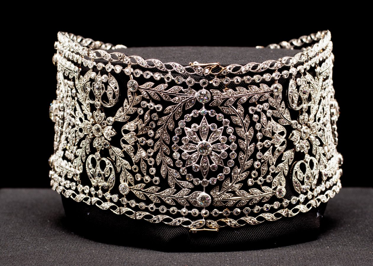 Choker-style necklace of platinum and diamonds, worn by Mrs. Potter Palmer I, née Bertha Honoré by Unknown artist