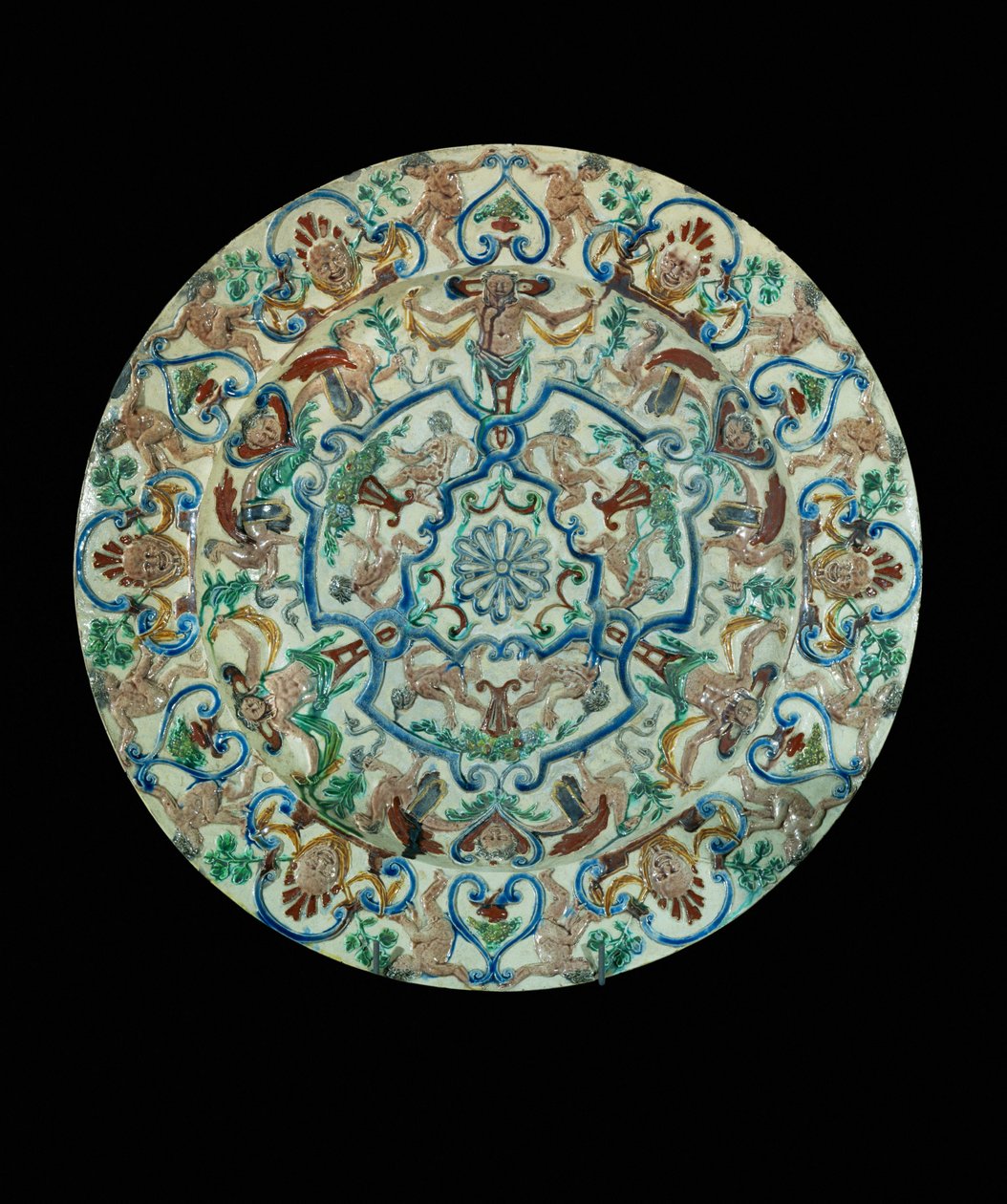 Faience plate, decorated with grotesque ornaments by Unknown artist