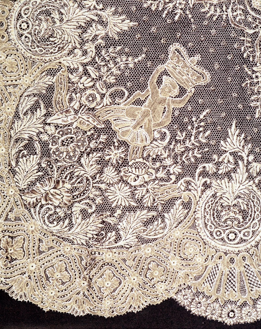 Handkerchief in lace from Brussels by Unknown artist