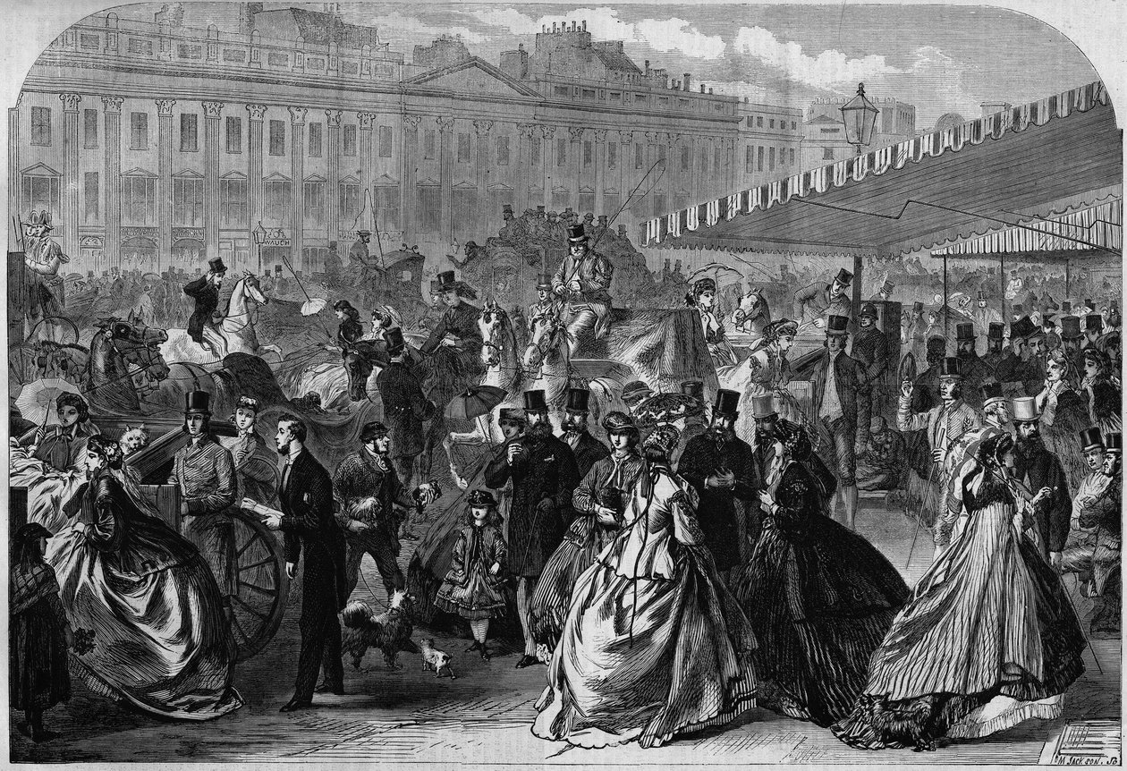London, view of Regent Street in the afternoon, a vast avenue in the West End district, drawn by the architect John Nash from 1817 to 1823, for a public development plan. In “L