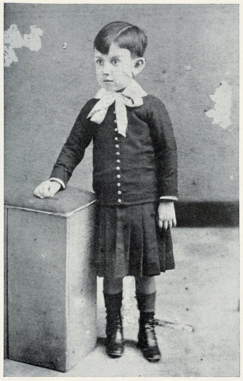 Pablo Picasso at 4 years old - in "Picasso, iconographic documents" by Sabartes by Unknown photographer