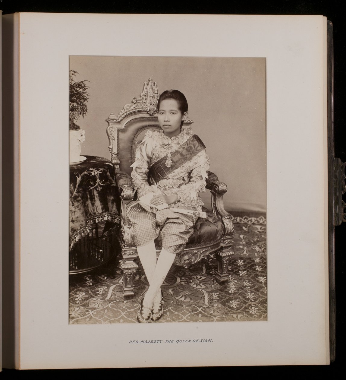 Photograph in Photograph Album by Unknown photographer