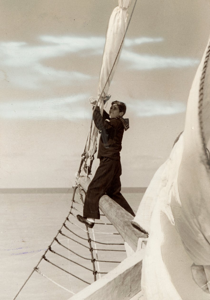 Navy, tightening the bow by Unknown photographer