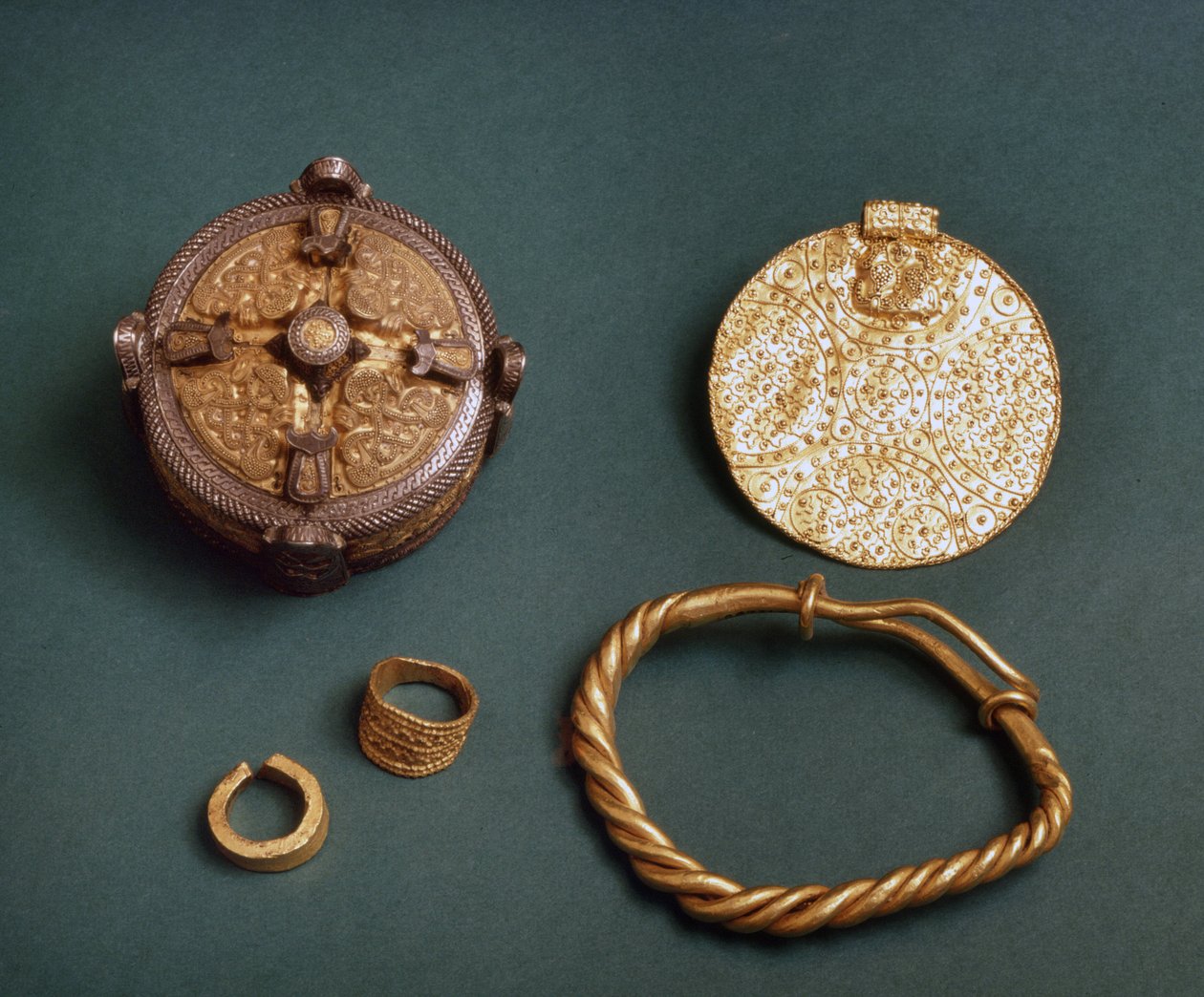 Viking jewelry museum cheap