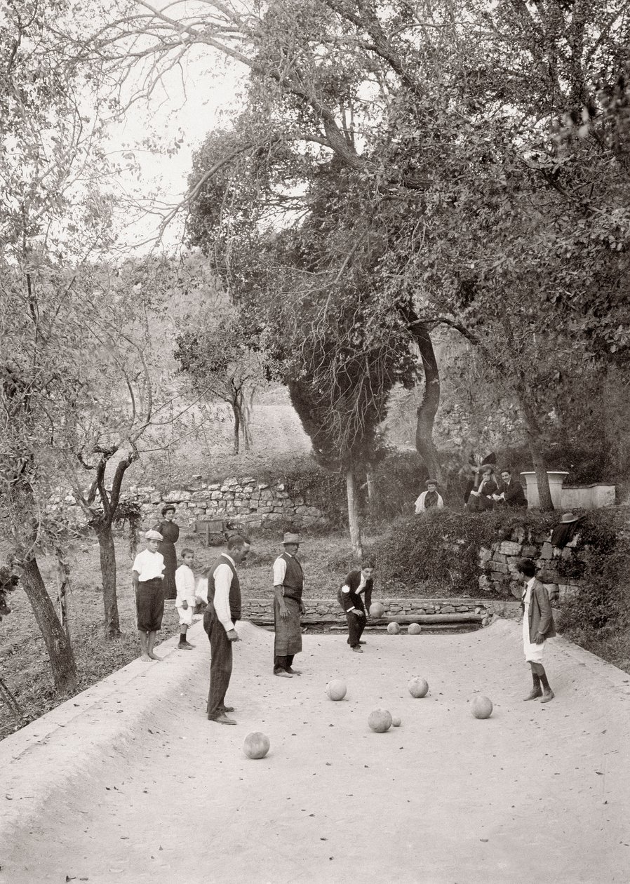 Game of bocce by Vittorio Alinari