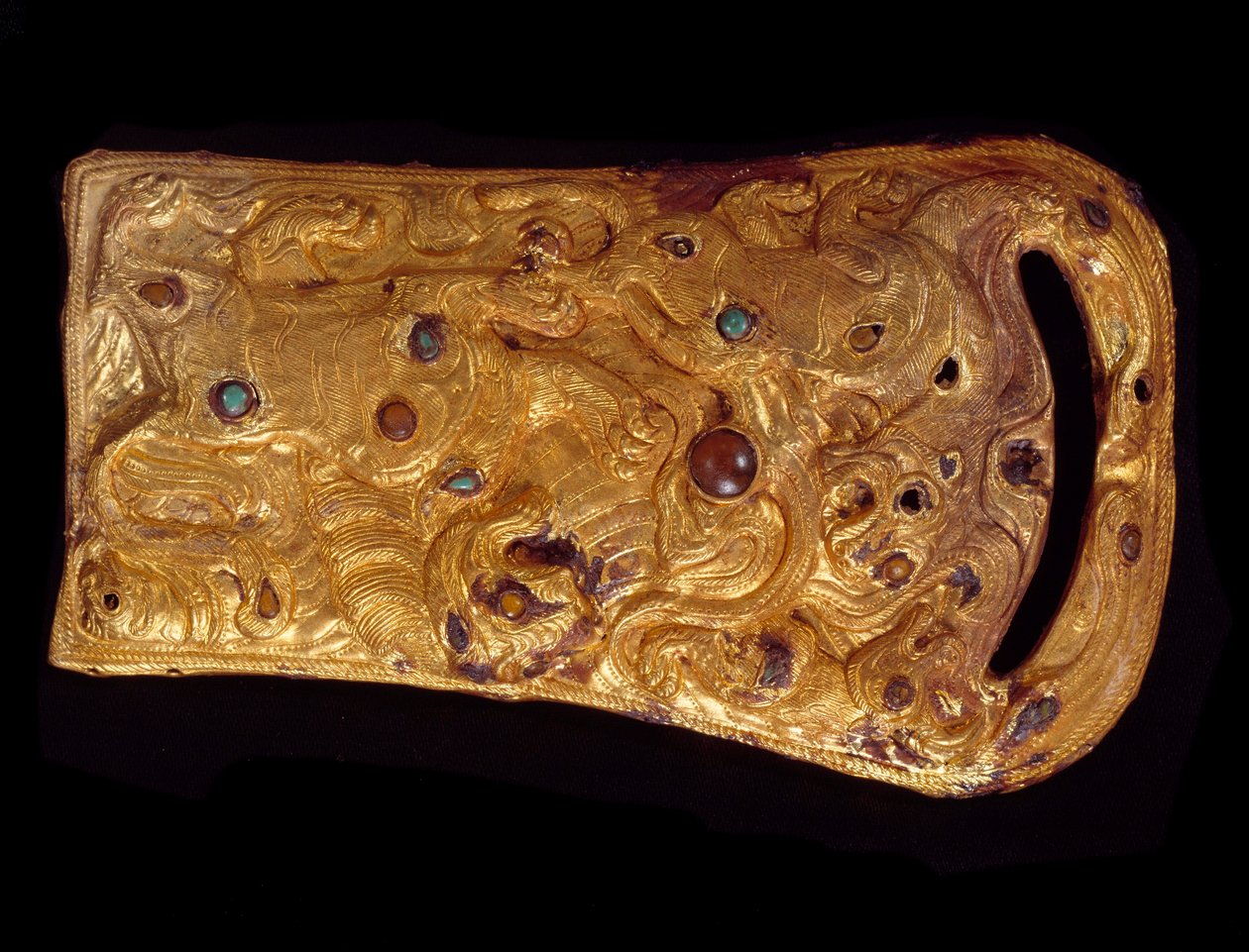 Gold Belt Buckle Inlaid with Precious Stones, Western Han Dynasty by Western Han Dynasty Chinese School