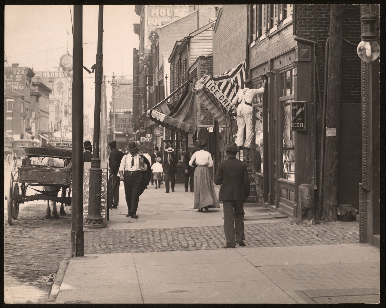 Franklin Avenue, Downtown by William G. Swekosky