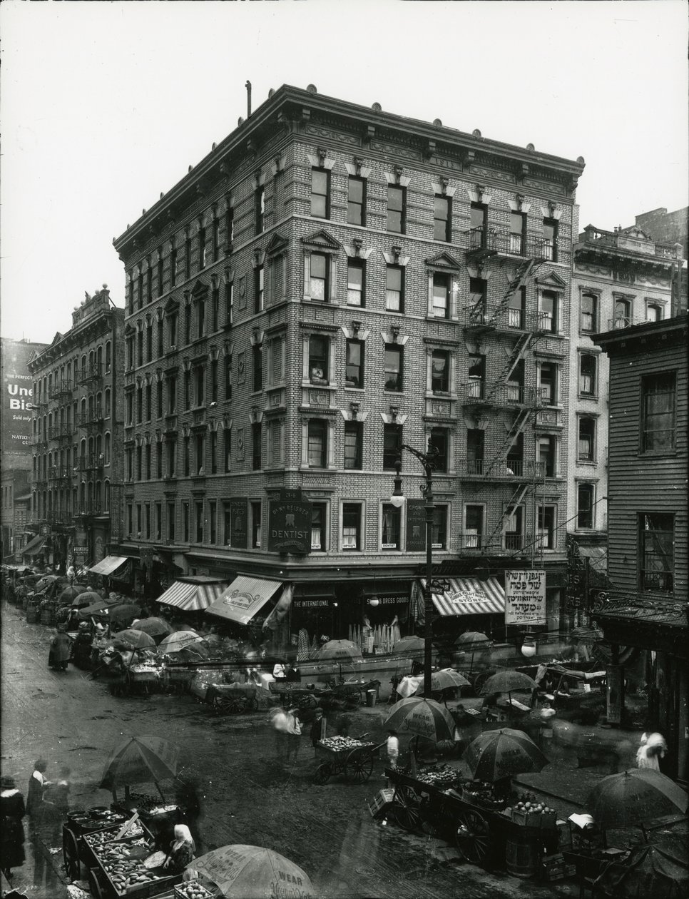 Ludlow Street at Hester Street, Lower East Side, c.1910-21 by William Davis Hassler
