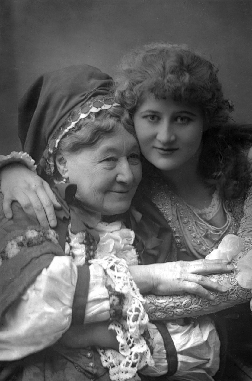 Mary Anderson 1859-1940, American stage actress, and Mrs Stirling, 1890 by William and Daniel Downey