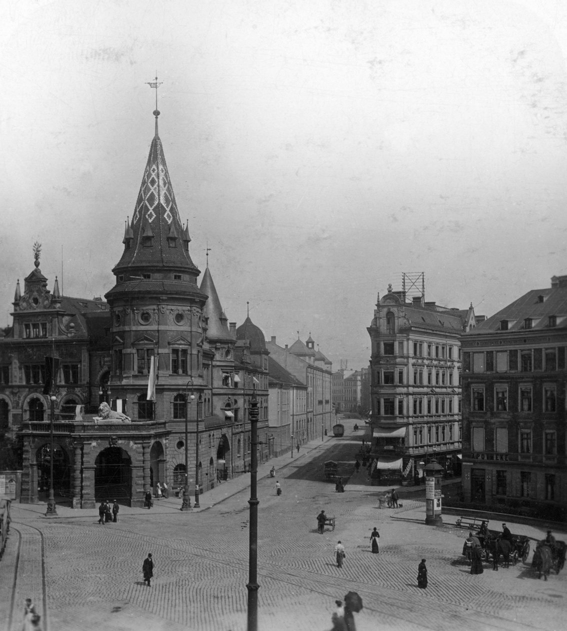 Löwenbräu Keller and Stiglmaierplatz, Munich, Germany, c1900s by Wurthle and Sons
