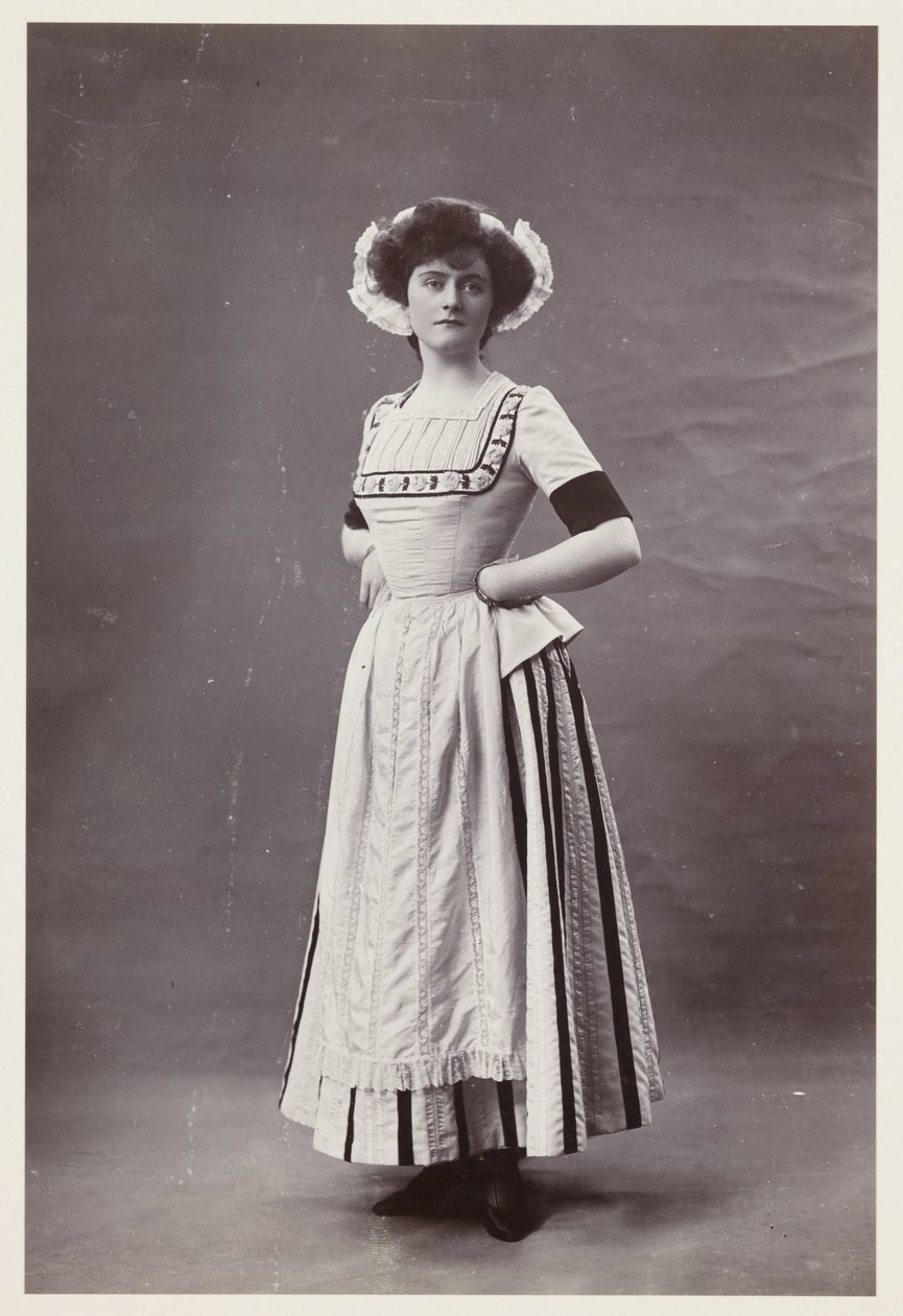 Edwardian portrait, woman in 18th-century dress by John Pardon