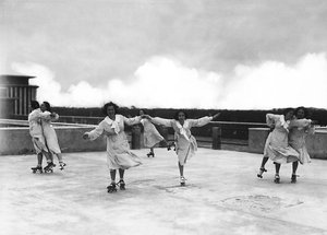 Villa Rosa Maltoni Mussolini: female students during a skating lesson by Fratelli Alinari