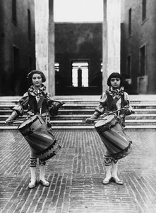 Villa Rosa Maltoni Mussolini: two young girls dressed as page boys