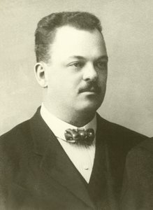 Gideon Sundback by American Photographer