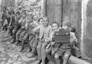 Waiting for the School, Melissa