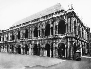 Facade of the Basilica Palladiana, built 1549-1614