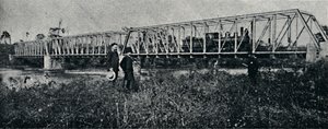 Ponte da E. F. Mogyana sobre o Rio Pardo by Axel Frick