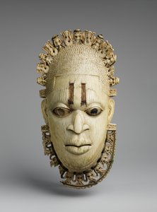 Iyoba (Queen Mother) Pendant Mask