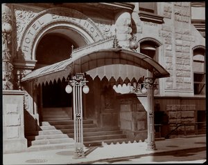 Entrance of the Hotel Earlington, 55 West 27th Street, New York, 1906 by Byron Company
