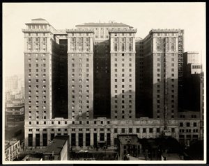 View of the south side of the Hotel Pennsylvania, 7th Avenue and 32nd Street, New York, 1919 by Byron Company