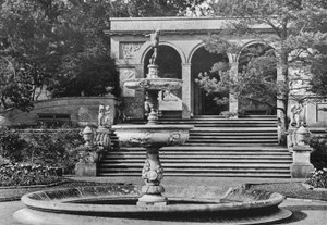 The Loggia and Fountain